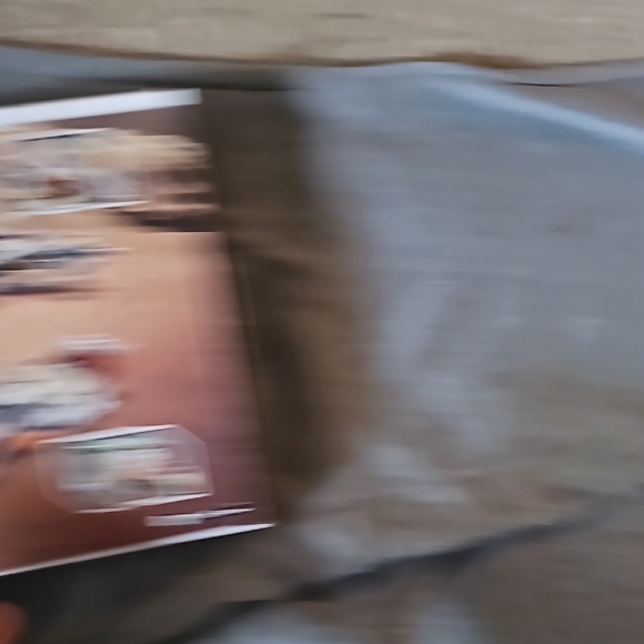 LEGO Star Wars Trouble on Tatooine Set 75299 - Picture 2 of 6